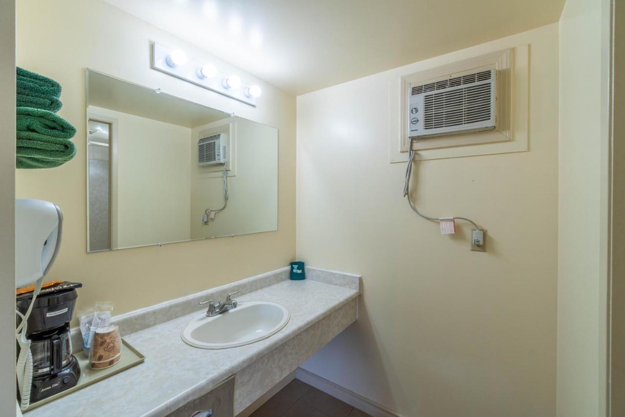 Canada'S Best Value Desert Inn & Suites Cache Creek Ngoại thất bức ảnh